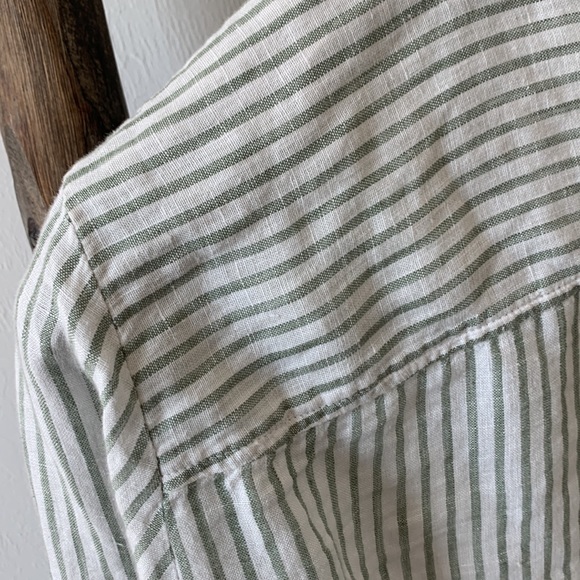 H&M Linen Cropped Front Knot Button Down Shirt White and Green Striped / Size XS - Picture 7 of 7